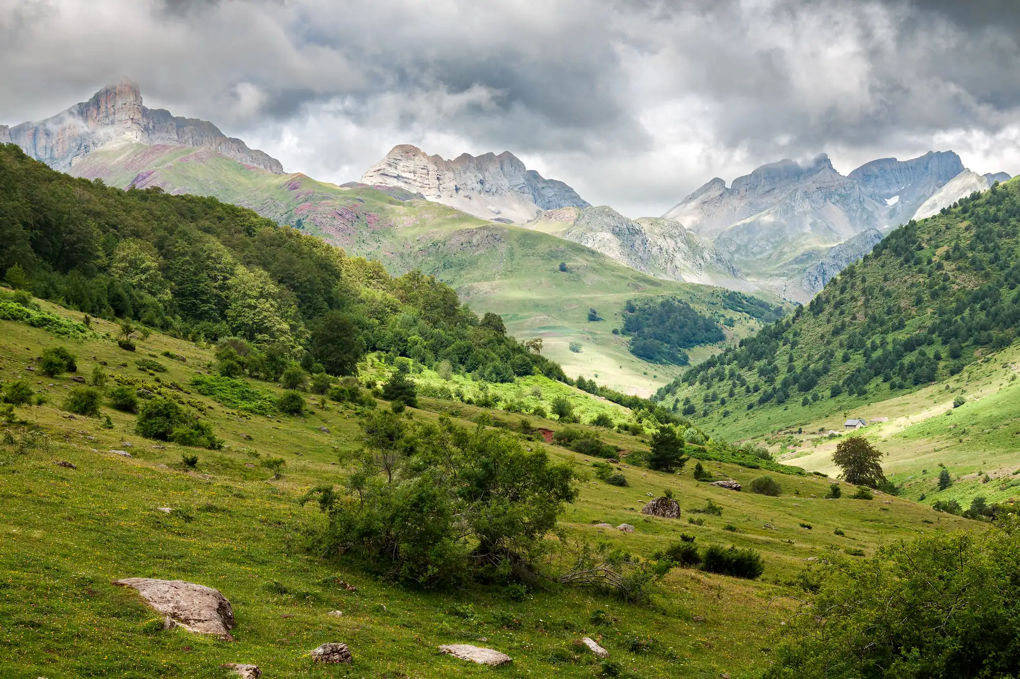 Pyrenaeen Gebirgslandschaft in Huesca